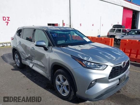 2020 Toyota Highlander LE with VIN 5TDBZRBH0LS045947, listed as a IAAI auction lot 41489923 with 81,946 mi miles and . Bid and sale history available at DreamBid. Image 6.