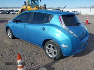2011 Nissan LEAF SL-e with VIN JN1AZ0CP8BT005373, listed as a IAAI auction lot 41892292 with 98,245 mi miles. Bid and sale history available at carsss.com. Image 3.
