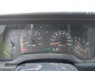2000 Jeep Cherokee Classic with VIN 1J4FF58SXYL215871, listed as a IAAI auction lot 41855165 with 132,284 mi miles. Bid and sale history available at carsss.com. Image 7.