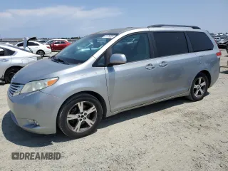2011 Toyota Sienna LE AAS с VIN 5TDKK3DCXBS130702, выставлен на аукционе Copart как лот 57171835 с пробегом 192 881 миль миль и Чистый • Clean title. История ставок и продаж доступна на DreamBid. Изображение 1.