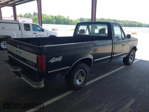 1995 Ford F-150 z VIN 1FTEF14HXSNA28985, wystawiony jako IAAI lot #42630297 z przebiegiem Nie podano mil oraz . Historia ofert i sprzedaży dostępna na DreamBid. Obrazek 4.