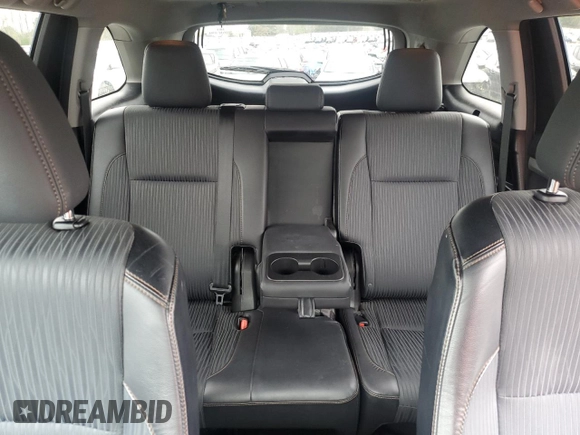 2015 Toyota Highlander LE z VIN 5TDBKRFH3FS214460, wystawiony jako Copart lot #51589305 z przebiegiem 129 918 mil mil oraz Szkoda całkowita • Salvage title. Historia ofert i sprzedaży dostępna na DreamBid. Obrazek 10.