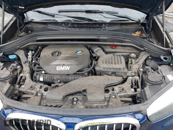 2019 BMW X1 sDrive28i z VIN WBXHU7C5XK5L10933, wystawiony jako IAAI lot #41931162 z przebiegiem 55 308 mil mil oraz . Historia ofert i sprzedaży dostępna na DreamBid. Obrazek 10.