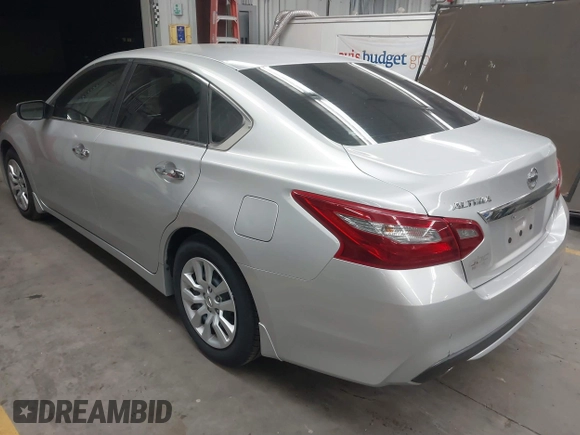 2018 Nissan Altima 2.5 SR with VIN 1N4AL3AP2JC299716, listed as a IAAI auction lot 41829131 with 39,741 mi miles. Bid and sale history available at carsss.com. Image 3.