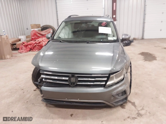 2018 Volkswagen Tiguan SEL with VIN 3VV3B7AX9JM125297, listed as a IAAI auction lot 41983886 with 82,429 mi miles. Bid and sale history available at carsss.com. Image 12.