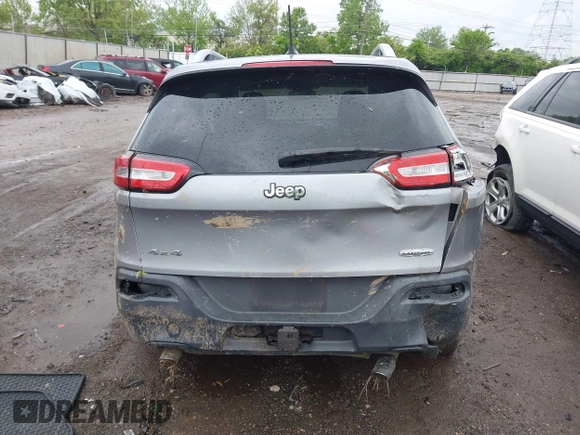 2014 Jeep Cherokee Latitude z VIN 1C4PJMCS1EW190833, wystawiony jako IAAI lot #42198520 z przebiegiem 168 146 mil mil oraz . Historia ofert i sprzedaży dostępna na DreamBid. Obrazek 16.