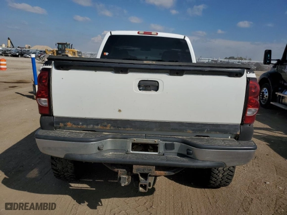 2007 Chevrolet Silverado 1500 Classic LT1 with VIN 1GCEK19Z47Z111552, listed as a Copart auction lot 72235324 with 251,471 mi miles and Salvage Title. Bid and sale history available at carsss.com. Image 6.