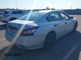 2009 Nissan Maxima SV z VIN 1N4AA51E59C801646, wystawiony jako IAAI lot #42401990 z przebiegiem 115 532 mil mil oraz . Historia ofert i sprzedaży dostępna na DreamBid. Obrazek 4.