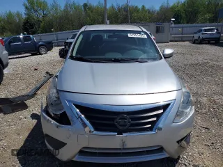 2015 Nissan Versa SV z VIN 3N1CN7AP5FL878377, wystawiony jako Copart lot #51951485 z przebiegiem 128 458 mil mil oraz Tytuł czysty. Historia ofert i sprzedaży dostępna na DreamBid. Obrazek 5.