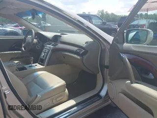 2006 Acura RL z VIN JH4KB16516C000770, wystawiony jako IAAI lot #42440843 z przebiegiem 358 425 mil mil oraz . Historia ofert i sprzedaży dostępna na DreamBid. Obrazek 5.