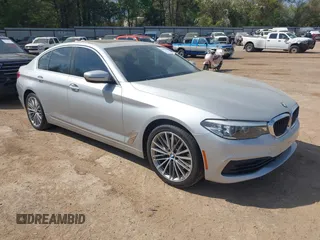 2020 BMW 5 Series 530i z VIN WBAJR3C04LWW70303, wystawiony jako IAAI lot #41887836 z przebiegiem 88 641 mil mil oraz . Historia ofert i sprzedaży dostępna na DreamBid. Obrazek 1.