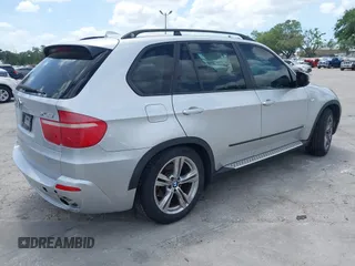 2008 BMW X5 3.0si z VIN 5UXFE43508L036578, wystawiony jako IAAI lot #41942235 z przebiegiem 146 742 mil mil oraz . Historia ofert i sprzedaży dostępna na DreamBid. Obrazek 4.