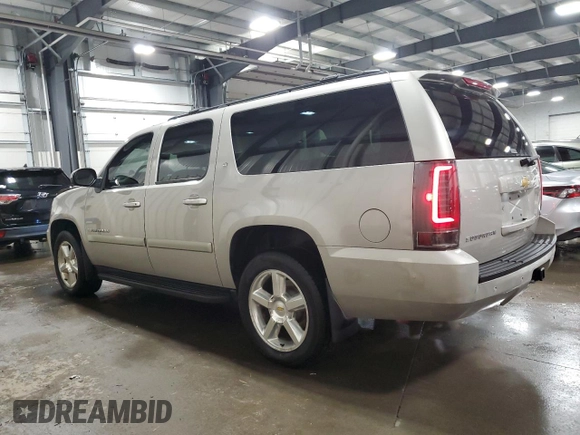 2008 Chevrolet Suburban Commercial with VIN 1GNFK16398J224604, listed as a Copart auction lot 79661914 with 197,033 mi miles and Salvage Title. Bid and sale history available at carsss.com. Image 2.