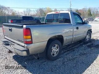 2000 Chevrolet Silverado 1500 with VIN 1GCEC14V1YZ105095, listed as a IAAI auction lot 42059944 with 245,089 mi miles and . Bid and sale history available at DreamBid. Image 4.