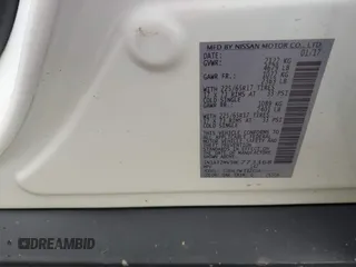 2017 Nissan Rogue SV z VIN 5N1AT2MV3HC773368, wystawiony jako IAAI lot #42250977 z przebiegiem 86 128 mil mil oraz . Historia ofert i sprzedaży dostępna na DreamBid. Obrazek 9.