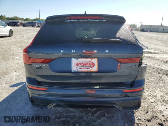 2025 Volvo XC60 Plus z VIN YV4M12RC4S1012704, wystawiony jako Copart lot #48241835 z przebiegiem 4 893 mil mil oraz Szkoda całkowita • Salvage title. Historia ofert i sprzedaży dostępna na DreamBid. Obrazek 6.