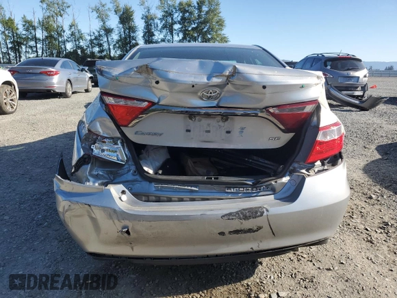 2015 Toyota Camry XLE z VIN 4T1BF1FKXFU100867, wystawiony jako Copart lot #58557775 z przebiegiem 343 934 mil mil oraz Szkoda całkowita • Salvage title. Historia ofert i sprzedaży dostępna na DreamBid. Obrazek 6.