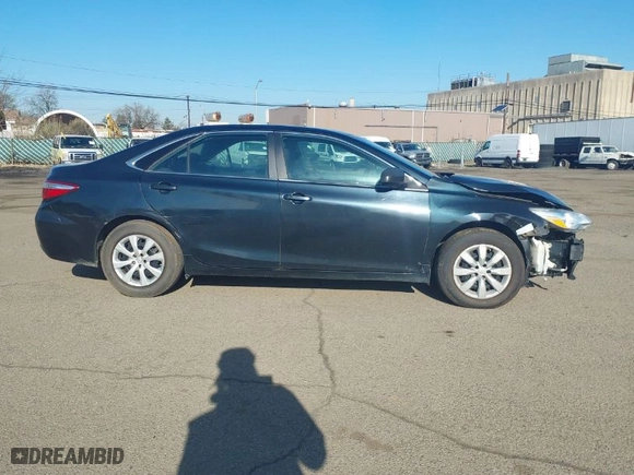 2016 Toyota Camry XLE with VIN 4T1BF1FK0GU246471, listed as a IAAI auction lot 42065867 with 186,799 mi miles. Bid and sale history available at carsss.com. Image 13.