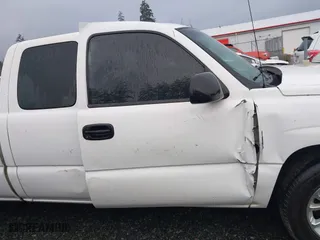 2006 Chevrolet Silverado 1500 LS with VIN 1GCEC19V46E234140, listed as a IAAI auction lot 41481122 with 290,635 mi miles. Bid and sale history available at carsss.com. Image 6.