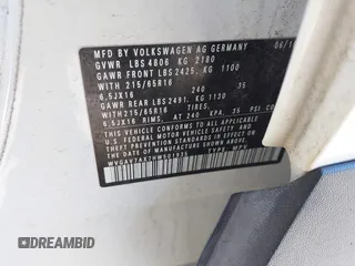 2017 Volkswagen Tiguan S with VIN WVGAV7AX7HW501935, listed as a IAAI auction lot 42138691 with 89,712 mi miles and . Bid and sale history available at DreamBid. Image 9.