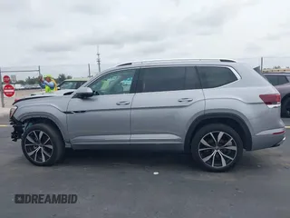 2024 Volkswagen Atlas SEL Premium R-Line with VIN 1V2FR2CA7RC595004, listed as a IAAI auction lot 42425330 with 16,171 mi miles and . Bid and sale history available at DreamBid. Image 15.