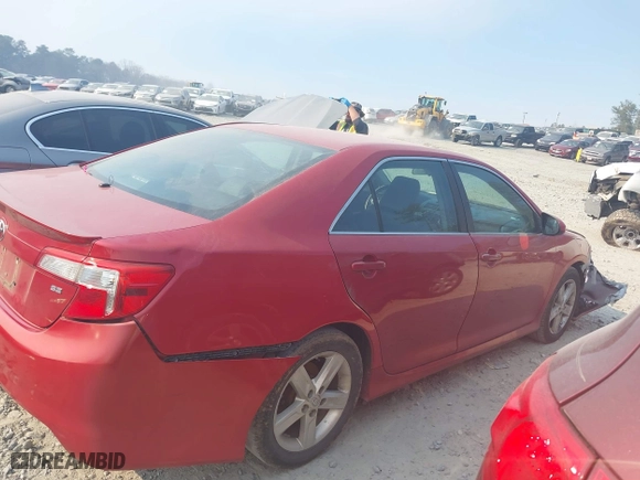 2014 Toyota Camry L with VIN 4T1BF1FKXEU781420, listed as a IAAI auction lot 41658212 with 293,283 mi miles. Bid and sale history available at carsss.com. Image 13.
