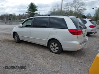 2004 Toyota Sienna XLE with VIN 5TDZA22C74S061016, listed as a IAAI auction lot 41846522 with 264,197 mi miles. Bid and sale history available at carsss.com. Image 3.