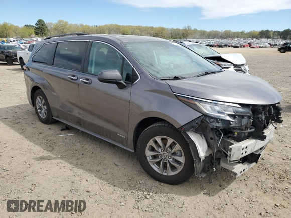 2021 Toyota Sienna XLE z VIN 5TDYRKEC0MS066655, wystawiony jako Copart lot #50241905 z przebiegiem 99 066 mil mil oraz Szkoda całkowita • Salvage title. Historia ofert i sprzedaży dostępna na DreamBid. Obrazek 4.