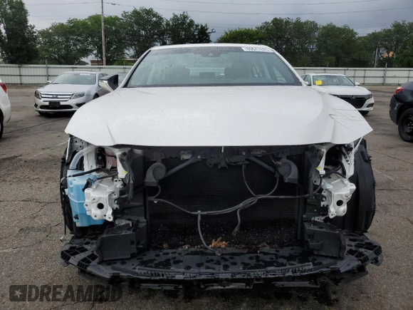 2022 Lexus ES 250 with VIN 58AD11D19NU008822, listed as a Copart auction lot 60647625 with 38,876 mi miles and Salvage title. Bid and sale history available at DreamBid. Image 5.