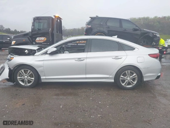 2019 Hyundai Sonata Sport with VIN 5NPE34AF0KH729533, listed as a IAAI auction lot 41903710 with 46,352 mi miles. Bid and sale history available at carsss.com. Image 14.