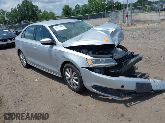 2013 Volkswagen Jetta SE с VIN 3VWDX7AJ1DM215013, выставлен на аукционе IAAI как лот 42774806 с пробегом Не указан миль и . История ставок и продаж доступна на DreamBid. Изображение 1.
