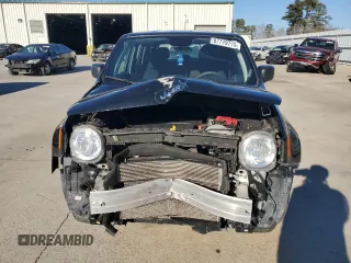 2020 Jeep Renegade Sport with VIN ZACNJAAB2LPL66157, listed as a Copart auction lot 87719715 with 150,541 mi miles and Salvage Title. Bid and sale history available at DreamBid. Image 5.