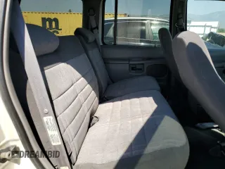 1997 Ford Explorer XL z VIN 1FMDU32E3VZB49226, wystawiony jako Copart lot #73610834 z przebiegiem 236 649 mil mil oraz Czysty tytuł • Clean title. Historia ofert i sprzedaży dostępna na DreamBid. Obrazek 11.