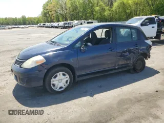 2008 Nissan Versa S z VIN 3N1BC13E48L464200, wystawiony jako Copart lot #55180675 z przebiegiem 90 854 mil mil oraz Szkoda całkowita • Salvage title. Historia ofert i sprzedaży dostępna na DreamBid. Obrazek 1.