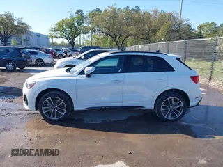 2022 Audi Q3 S line Premium z VIN WA1DECF37N1092225, wystawiony jako IAAI lot #41786815 z przebiegiem 41 973 mil mil oraz . Historia ofert i sprzedaży dostępna na DreamBid. Obrazek 14.