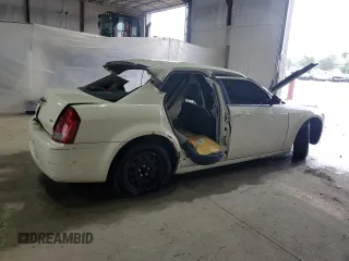 2005 Chrysler 300 300 z VIN 2C3AA43R35H584162, wystawiony jako Copart lot #57164895 z przebiegiem Nie podano mil oraz Szkoda całkowita • Salvage title. Historia ofert i sprzedaży dostępna na DreamBid. Obrazek 3.