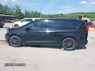 2018 Chrysler Pacifica Touring L Plus z VIN 2C4RC1EG3JR261737, wystawiony jako IAAI lot #42212110 z przebiegiem 28 494 mil mil oraz . Historia ofert i sprzedaży dostępna na DreamBid. Obrazek 13.
