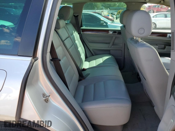 2006 Volkswagen Touareg 3.2L V6 with VIN WVGZG77L76D040164, listed as a Copart auction lot 51551155 with 169,611 mi miles and Salvage Title. Bid and sale history available at DreamBid. Image 11.