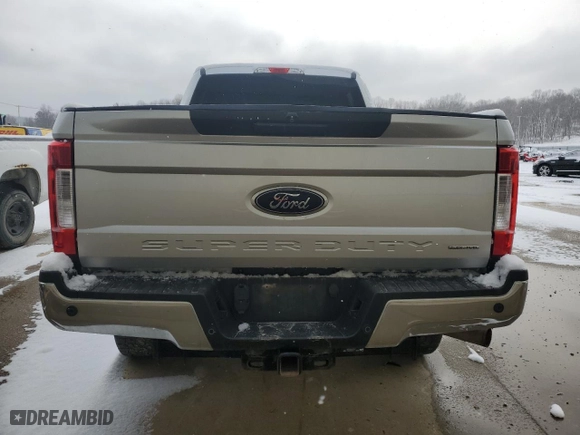 2019 Ford Super Duty F-250 SRW XL with VIN 1FT7W2B65KEE27240, listed as a Copart auction lot 45207375 with 138,474 mi miles and Salvage Title. Bid and sale history available at carsss.com. Image 6.