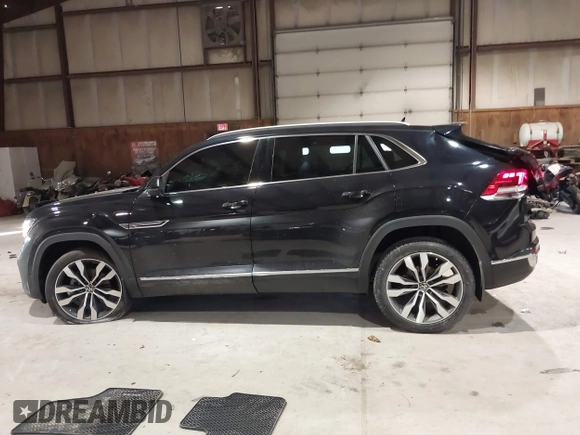 2022 Volkswagen Atlas SEL Premium R-Line with VIN 1V2FE2CAXNC204546, listed as a IAAI auction lot 41124737 with 51,226 mi miles and . Bid and sale history available at DreamBid. Image 14.