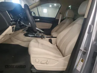2024 Audi Q5 Premium z VIN WA1ABAFY1R2094807, wystawiony jako Copart lot #60664375 z przebiegiem 2 632 mil mil oraz Szkoda całkowita • Salvage title. Historia ofert i sprzedaży dostępna na DreamBid. Obrazek 7.