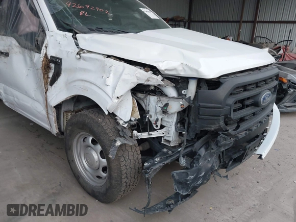 2022 Ford F-150 XL z VIN 1FTEX1CPXNKF06107, wystawiony jako IAAI lot #42692902 z przebiegiem Nie podano mil oraz . Historia ofert i sprzedaży dostępna na DreamBid. Obrazek 1.