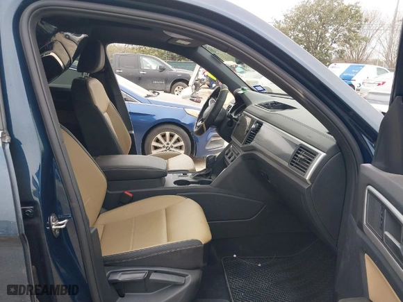 2021 Volkswagen Atlas Cross Sport 3.6L V6 SE w/Technology R-Line with VIN 1V2PE2CAXMC211757, listed as a IAAI auction lot 41566573 with 51,119 mi miles. Bid and sale history available at carsss.com. Image 5.