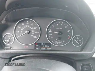 2014 BMW 3 Series 320i xDrive с VIN WBA3C3C51EP661285, выставлен на аукционе IAAI как лот 42260366 с пробегом 125 269 миль миль и . История ставок и продаж доступна на DreamBid. Изображение 7.