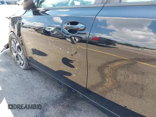 2019 Kia Forte LXS z VIN 3KPF24AD7KE102404, wystawiony jako IAAI lot #42571520 z przebiegiem 61 502 mil mil oraz . Historia ofert i sprzedaży dostępna na DreamBid. Obrazek 18.