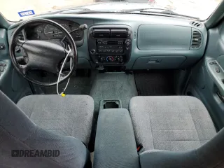 1996 Ford Explorer Eddie Bauer z VIN 1FMDU32X6TZA03546, wystawiony jako Copart lot #42652395 z przebiegiem 54 736 mil mil oraz Czysty tytuł • Clean title. Historia ofert i sprzedaży dostępna na DreamBid. Obrazek 8.