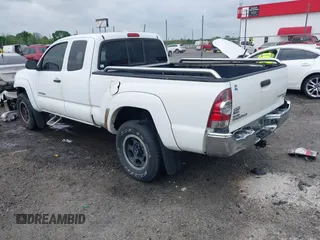 2010 Toyota Tacoma PreRunner z VIN 5TETU4GN2AZ738605, wystawiony jako IAAI lot #42057488 z przebiegiem 233 974 mil mil oraz . Historia ofert i sprzedaży dostępna na DreamBid. Obrazek 3.