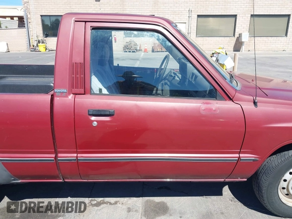 1988 Toyota Pickup с VIN JT4RN50A6J5133493, выставлен на аукционе IAAI как лот 40299081 с пробегом 105 705 миль миль и . История ставок и продаж доступна на DreamBid. Изображение 12.