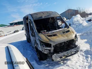 2020 Ford Transit Cargo с VIN 1FTBR2C87LKA67456, выставлен на аукционе Copart как лот 33544752 с пробегом Не указан миль и На запчасти • Non repairable. История ставок и продаж доступна на DreamBid. Изображение 1.