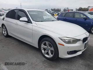 2013 BMW 3 Series 328i z VIN WBA3A5C59DF353979, wystawiony jako IAAI lot #42172792 z przebiegiem 116 910 mil mil oraz . Historia ofert i sprzedaży dostępna na DreamBid. Obrazek 1.